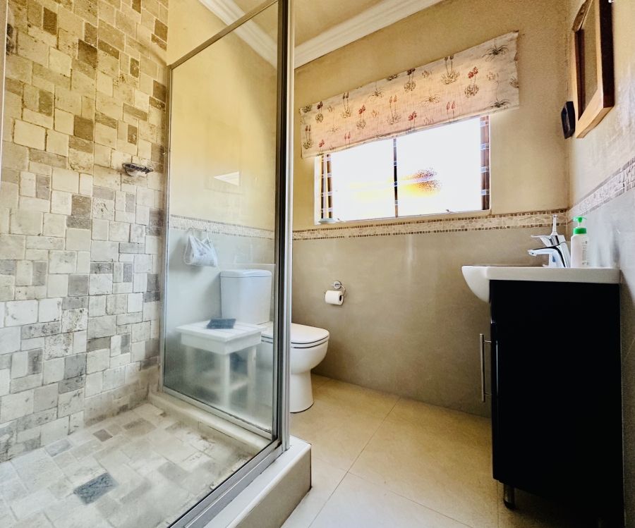 3 Bedroom Property for Sale in Sandbaai Western Cape